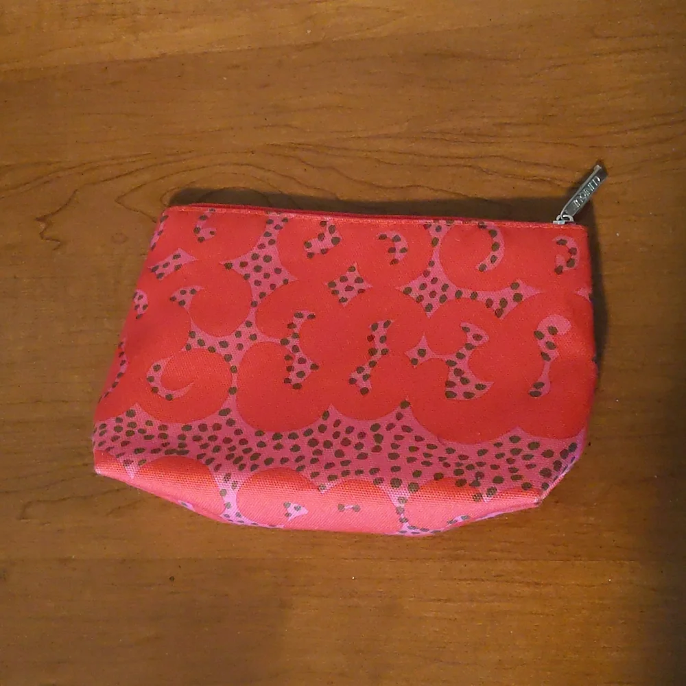 Clinique Makeup Bag - Picture 2 of 4